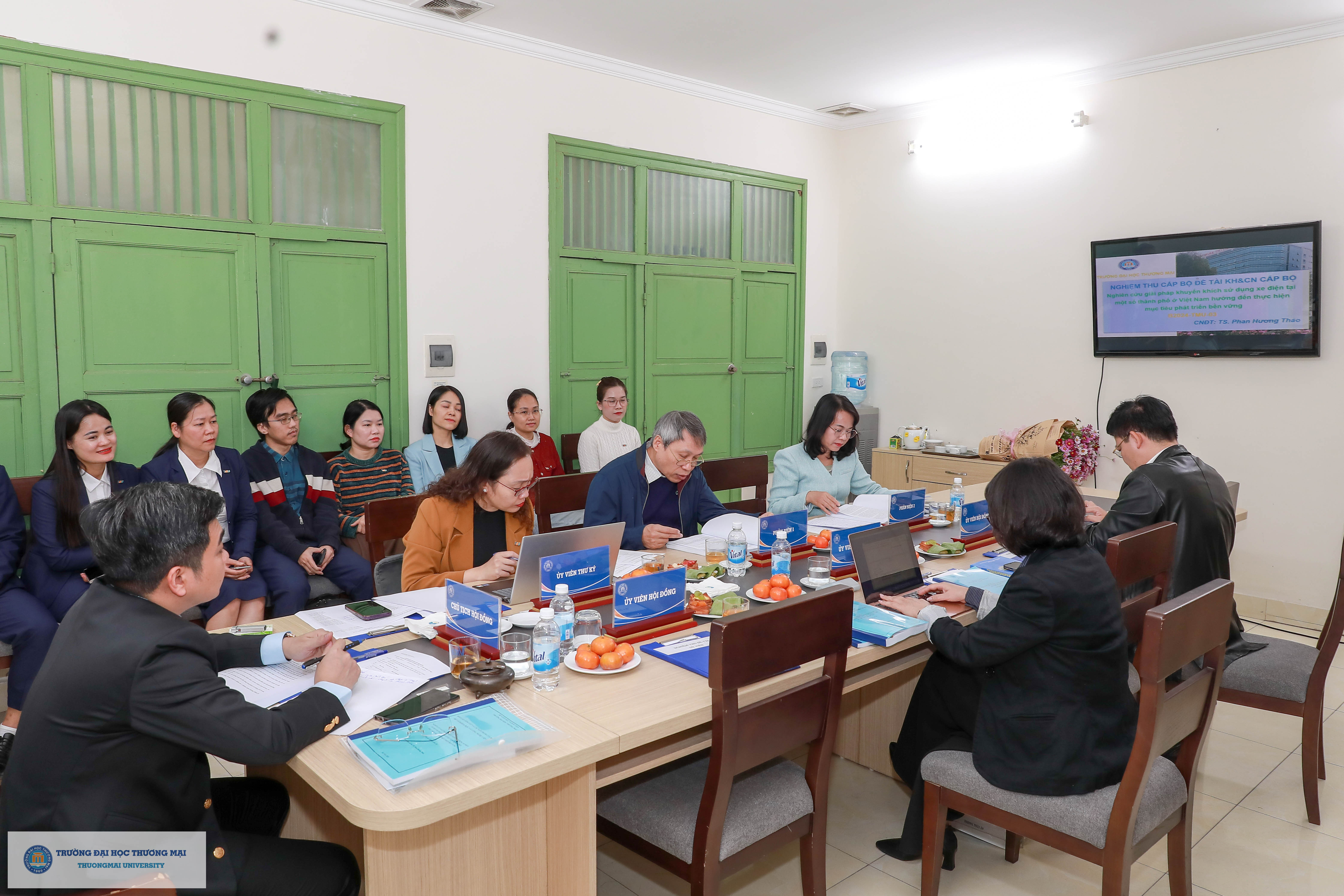 Đánh giá, nghiệm thu cấp Bộ đề tài khoa học và công nghệ cấp Bộ của Bộ Giáo dục và Đào tạo: “Nghiên cứu giải pháp khuyến khích sử dụng xe điện tại một số thành phố ở Việt Nam hướng đến thực hiện mục tiêu phát triển bền vững” - TS. Phan Hương Thảo