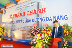Lễ cắt băng khánh thành Trung tâm học liệu và Giảng đường đa năng Trường Đại học Thương mại
