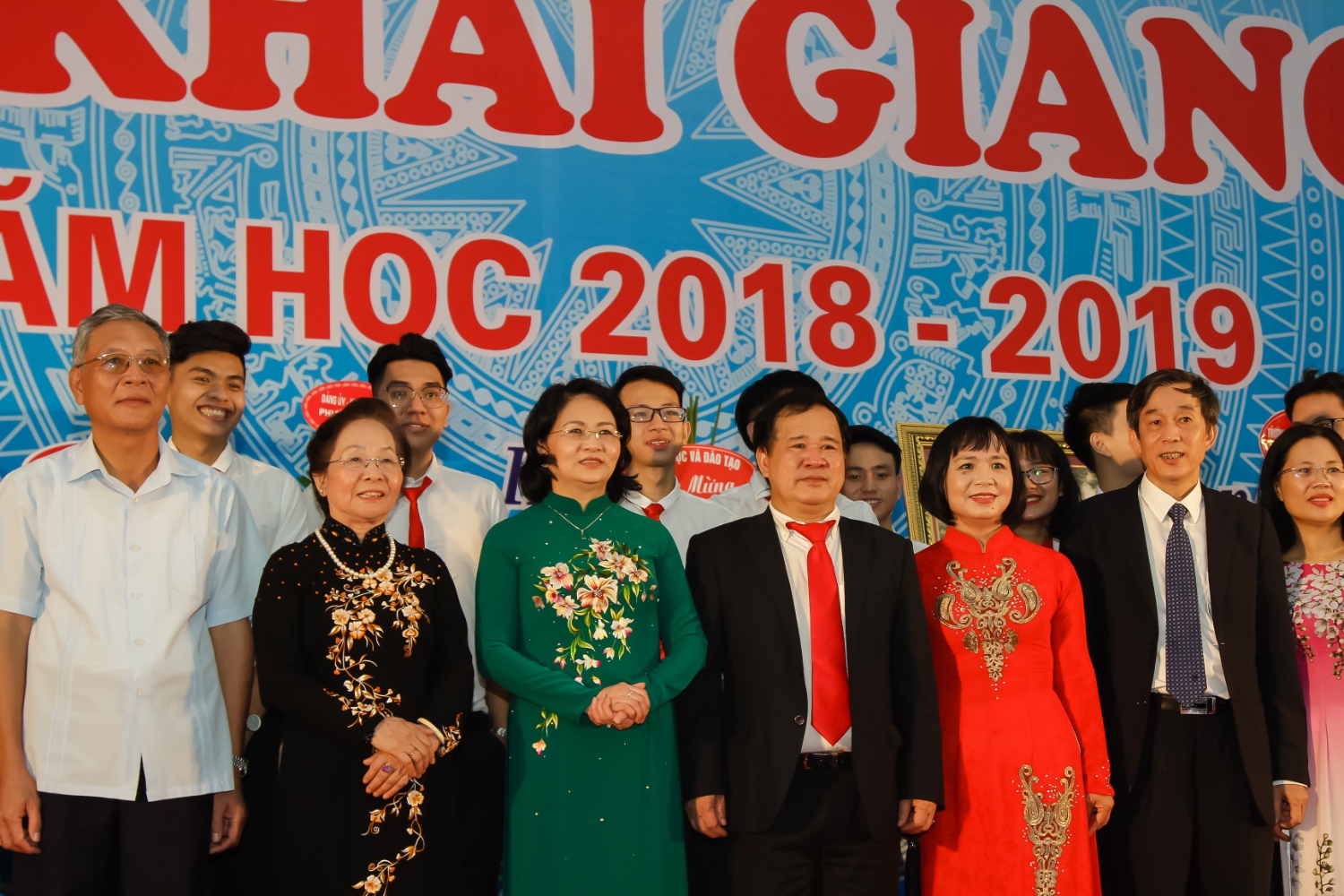 PHÓ CHỦ TỊCH NƯỚC ĐẶNG THỊ NGỌC THỊNH DỰ LỄ KHAI GIẢNG NĂM HỌC 2018-2019 TRƯỜNG ĐẠI HỌC THƯƠNG MẠI